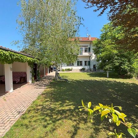 Casa Vacanze Magnolia Borgo Ticino Екстериор снимка
