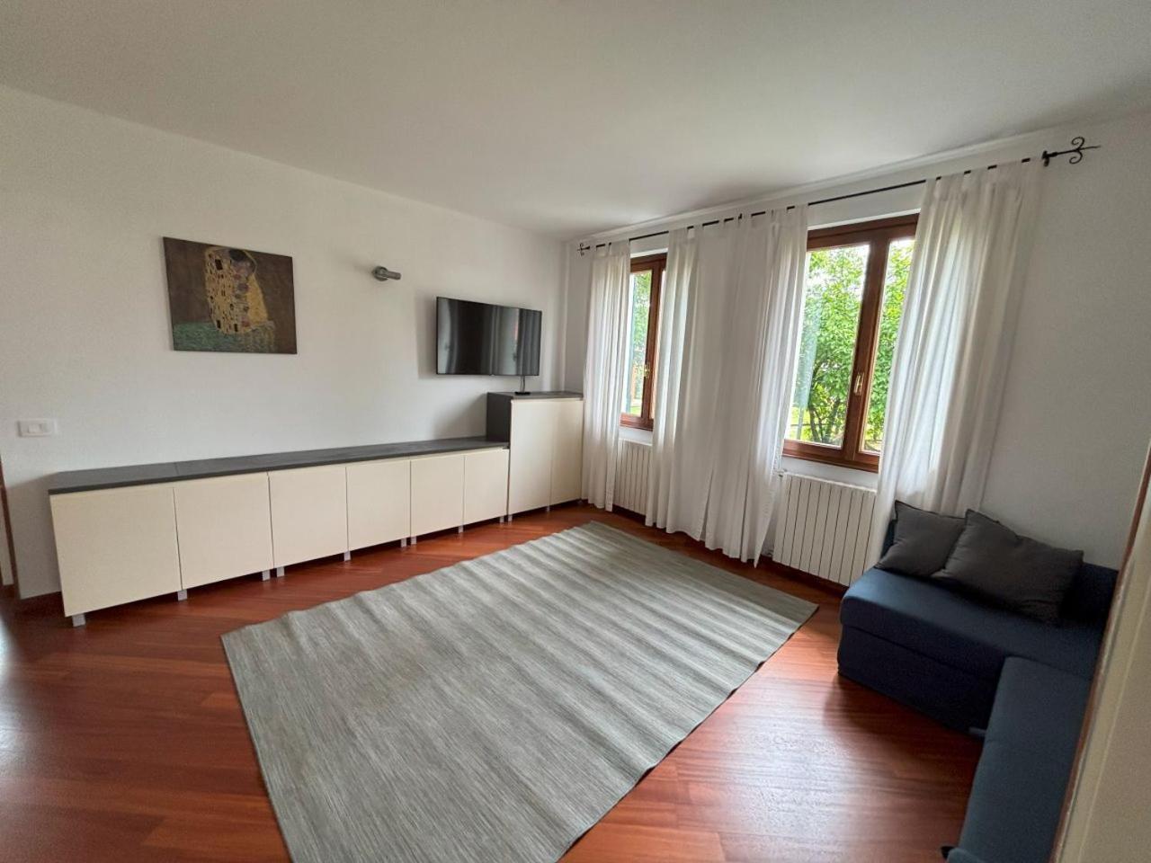 Casa Vacanze Magnolia Borgo Ticino Стая снимка