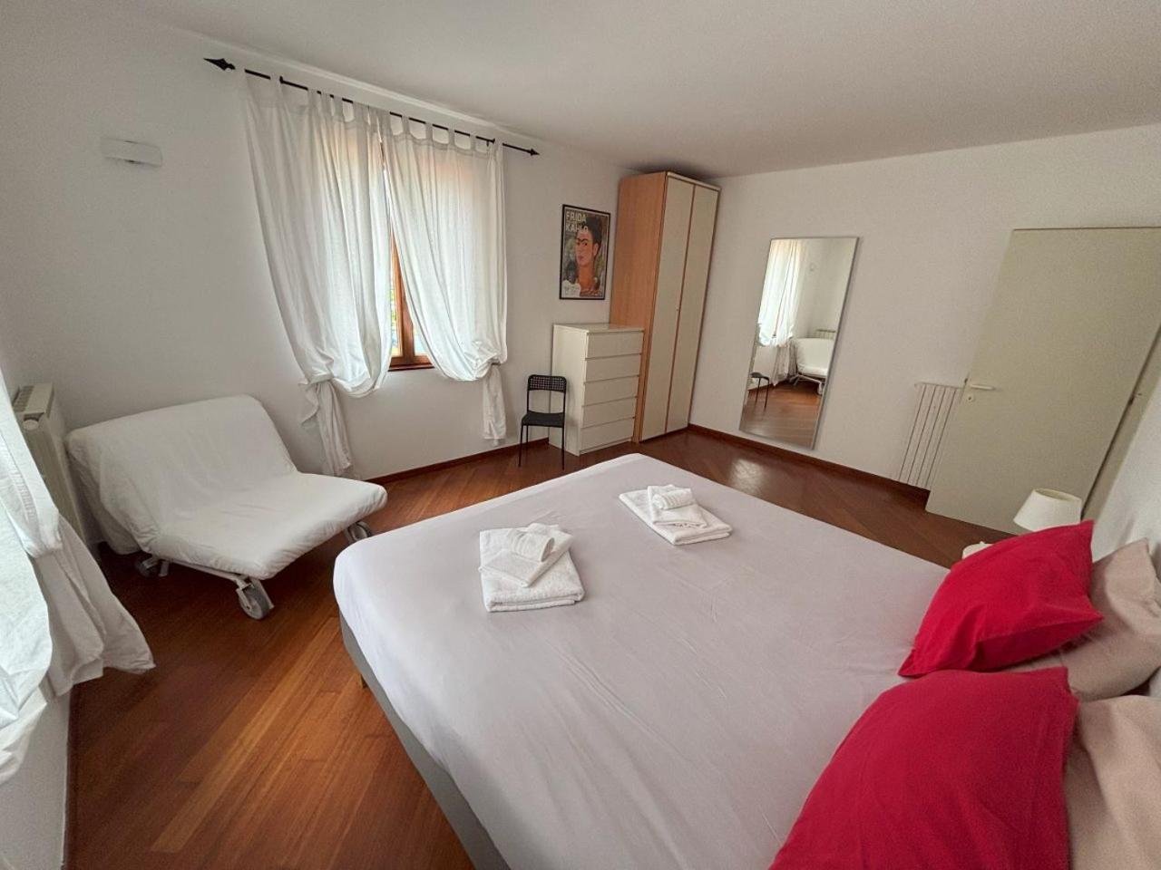 Casa Vacanze Magnolia Borgo Ticino Екстериор снимка