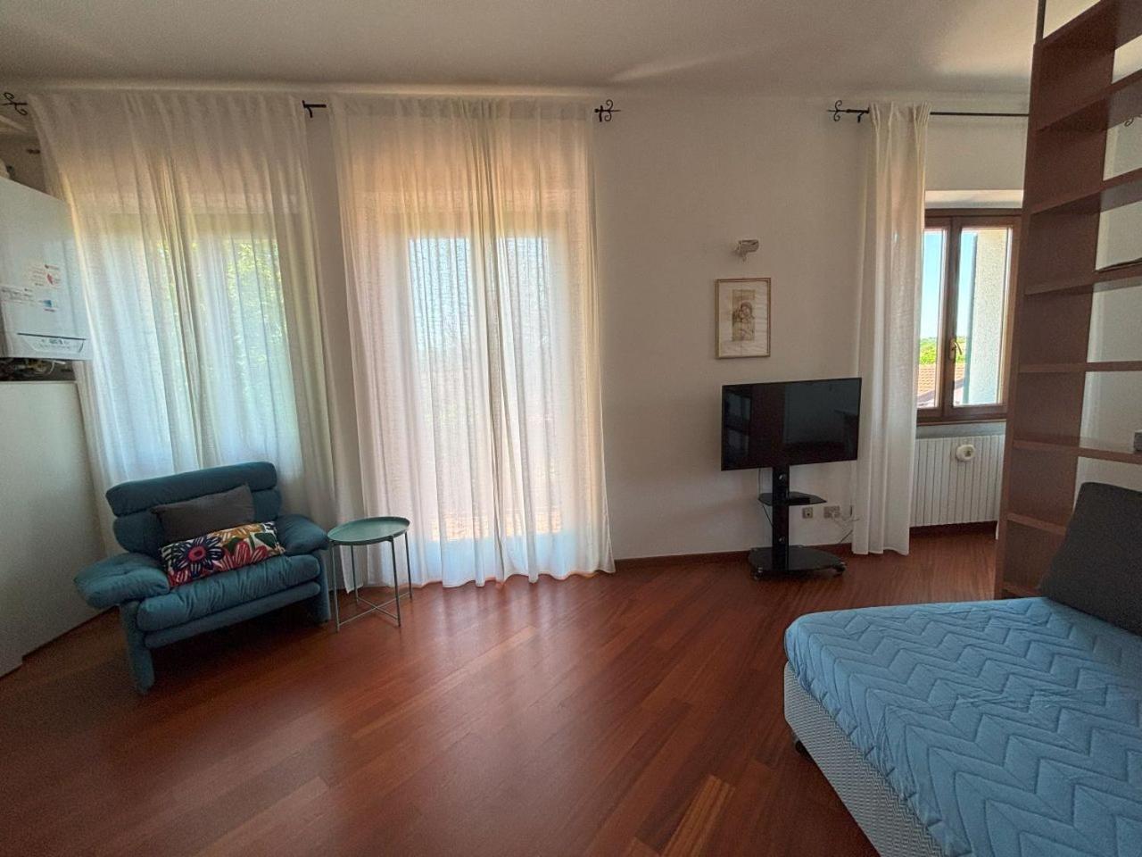 Casa Vacanze Magnolia Borgo Ticino Стая снимка