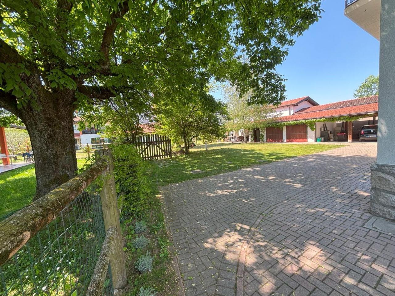 Casa Vacanze Magnolia Borgo Ticino Екстериор снимка