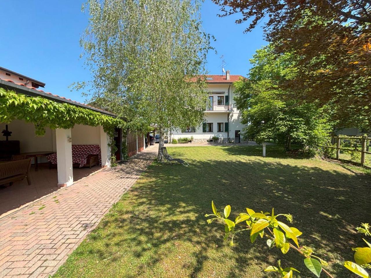 Casa Vacanze Magnolia Borgo Ticino Екстериор снимка