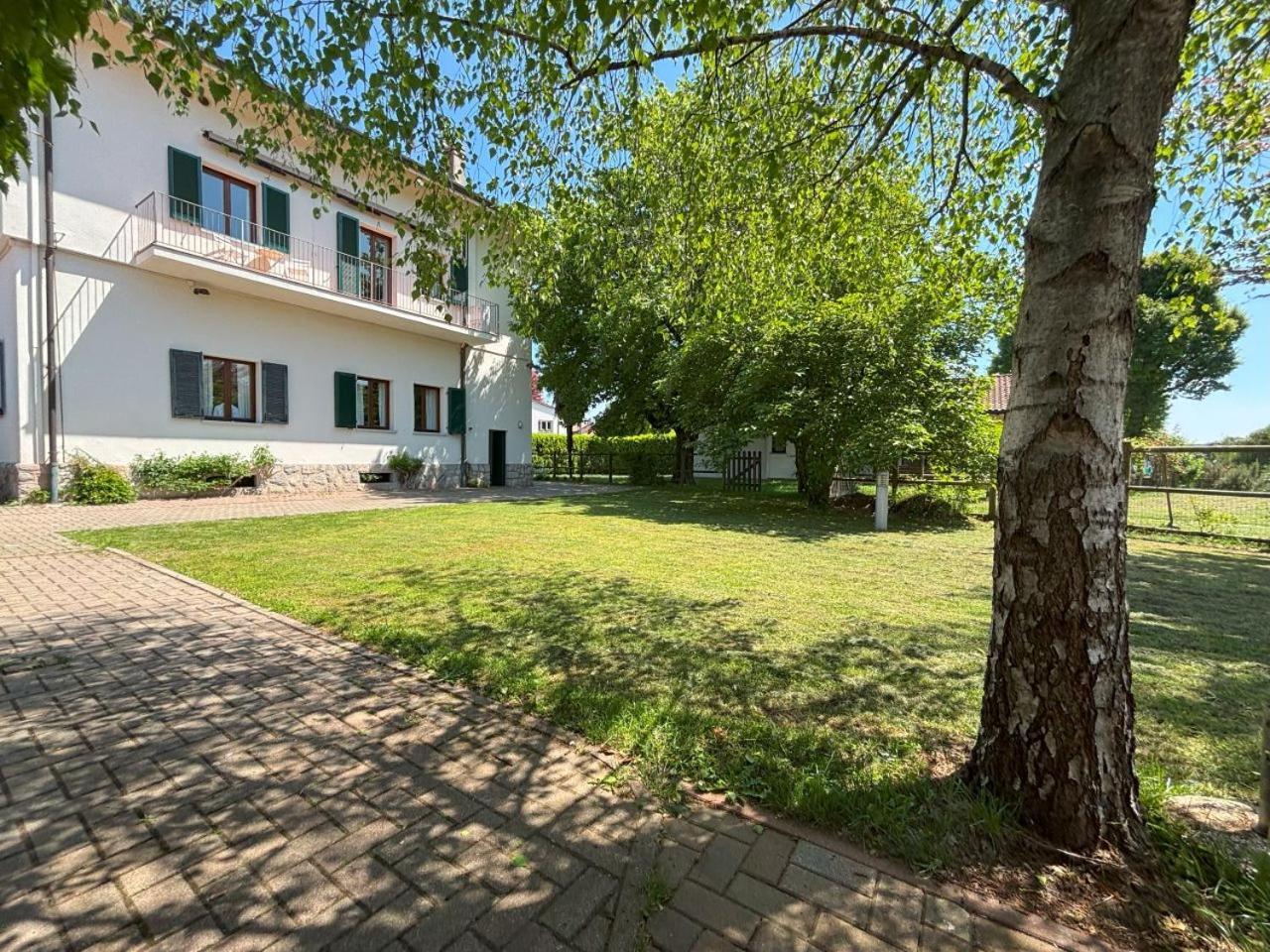 Casa Vacanze Magnolia Borgo Ticino Екстериор снимка